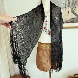 ✨ VINTAGE 1970s lace scarf